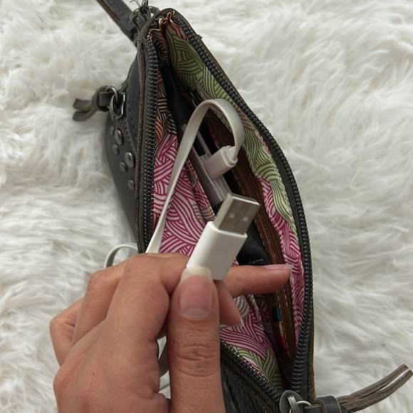 Dark Grey Wristlet with USB chargeable battery - Picture 6 of 6